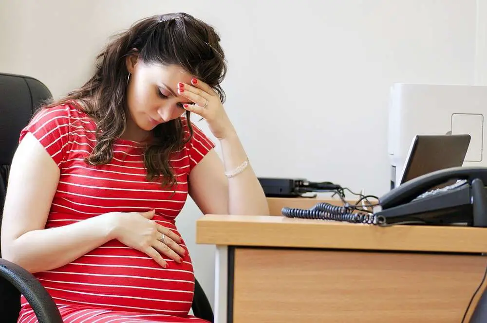 Fatigue During Pregnancy: Causes and 7 Useful Tips