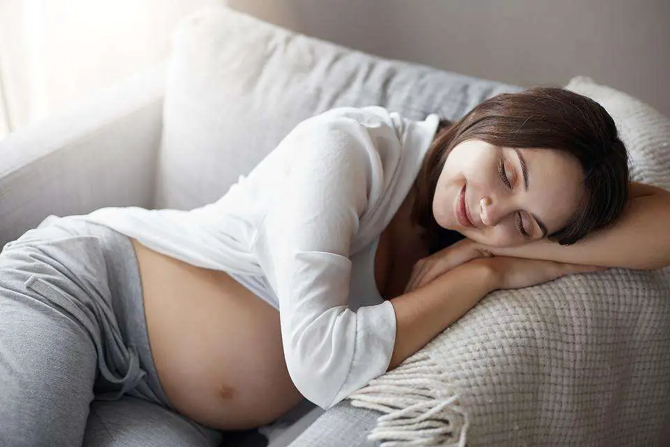 Pregnancy Fatigue: Reasons Moms