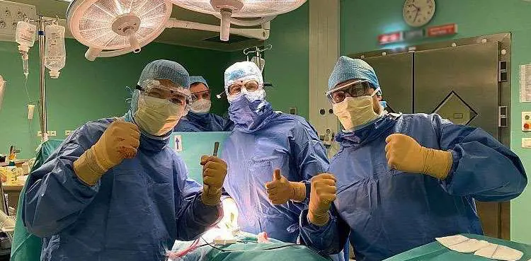 Saudi surgeons replace aortic valve without open
